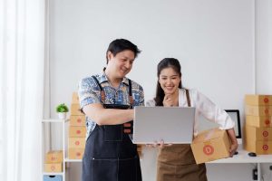 couple starting a franchise business